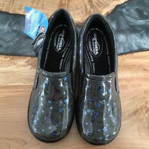 Easy WORKS by Easy Street Leeza Slip-Resistant Patent Slip-On Shoe 7 1/2 W